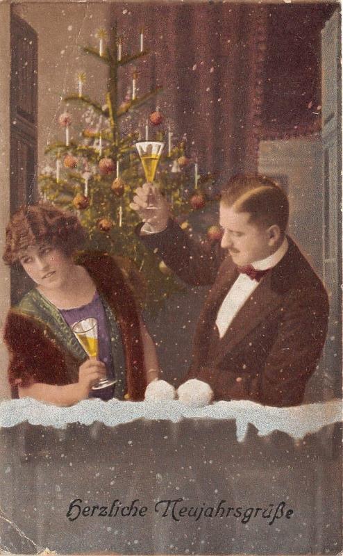 BG14572  couple with champagne  neujahr new year germany