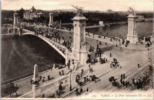 France Paris Le Pont Alexandre III Vintage Postcard C208