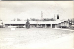 c1970s Eagle Grove, IA United Church Christ B&W Photo Print JE Wesselink 4x6 M2