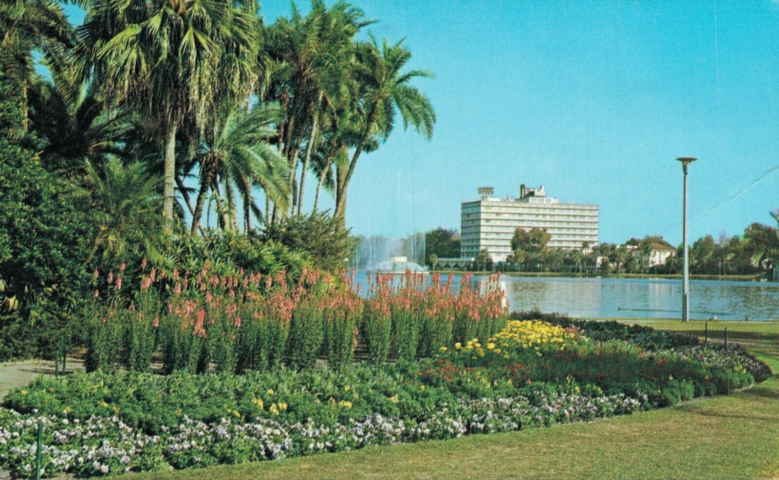 BEAUTIFUL ORLANDO FL FROM LAKE EOLA POSTCARD- 1947