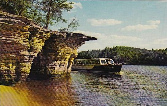 Wisconsin Dells The Swallows Nest