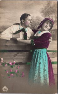 Victorian Romantic Couple In Love Vintage RPPC C140