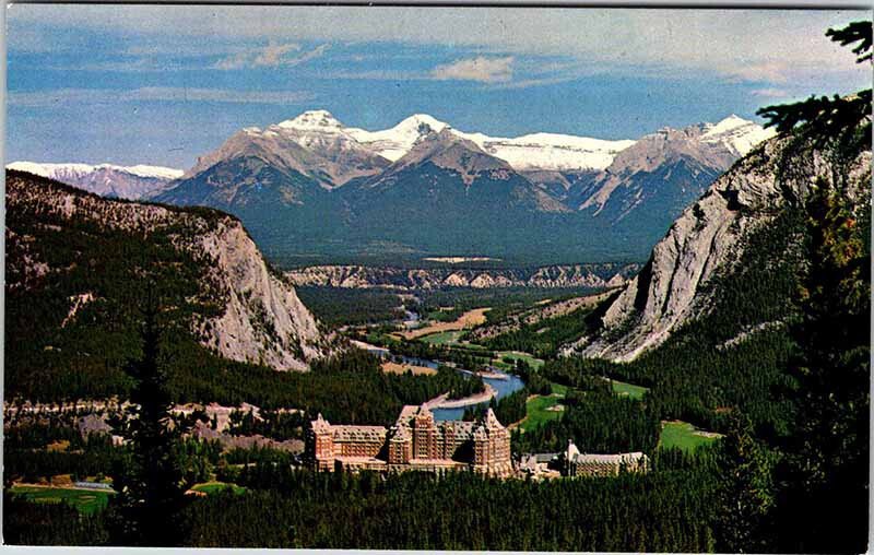 Postcard HOTEL SCENE Banff Springs Alberta AB AK2332