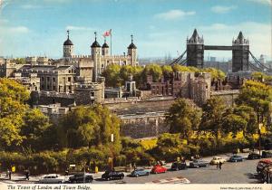 BR89509 the tower of london and tower bridge car voiture  uk