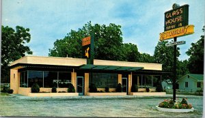 VINTAGE POSTCARD THE GLASS HOUSE DRIVE-IN RESTAURANT AT ATLANTA GEORIGIA 1960s