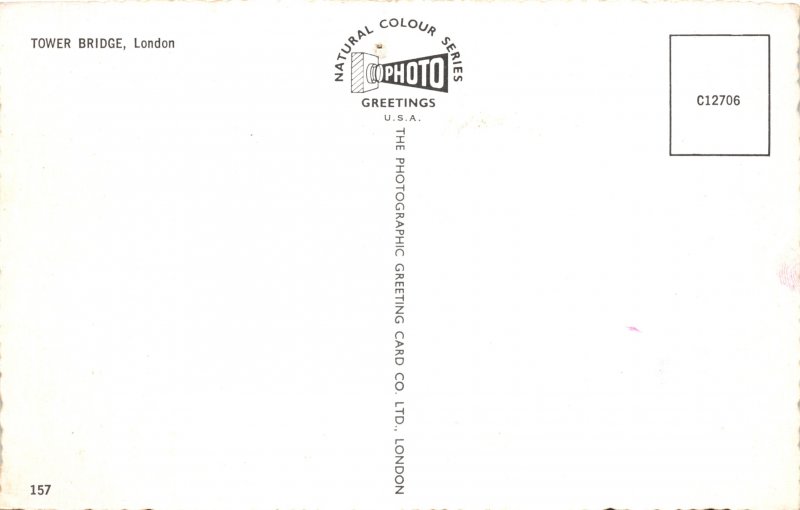 Postcard Modern TOWER BRIDGE London Boat