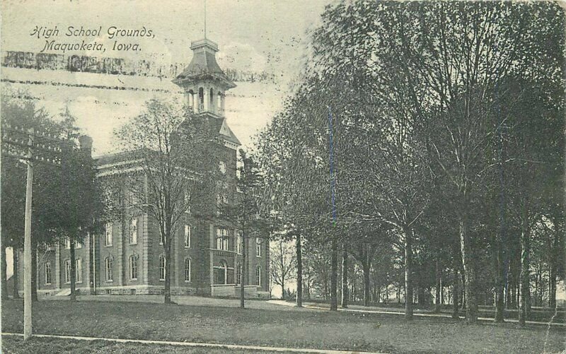 High School Grounds Maquoketa Iowa 909 Postcard 20-13549