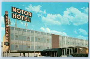 Washington DC Postcard Bethesdan Motor Hotel Building Exterior View 1975 Antique