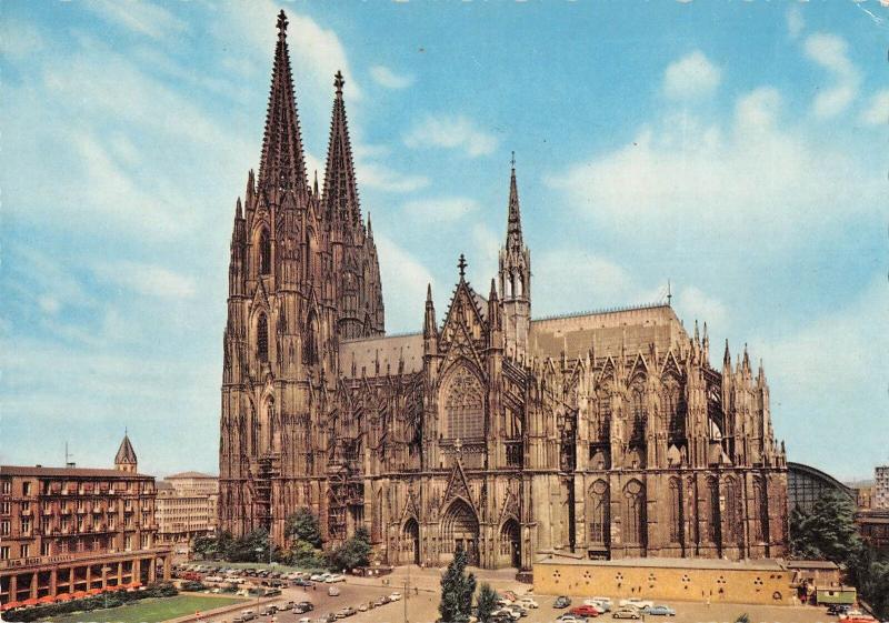 GG13920 Koeln am Rhein Dom Cathedral Cars Auto Voitures