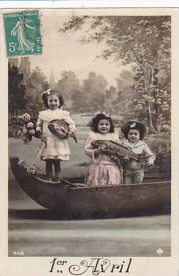 1er Avril April Fool's Day Children In Canoe Holding Fish