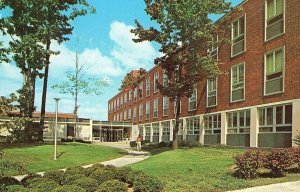 Postcard View of State University College in Oneonta, NY.    S6