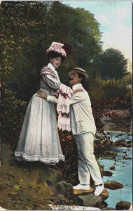 Beautiful Romantic Couple Art Vintage Postcard C165