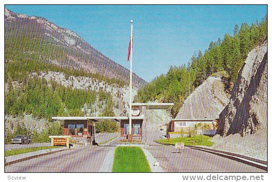 Entrance to Kootenay National Park, KOOTENAY, British Columbia, Canada, 40-60's