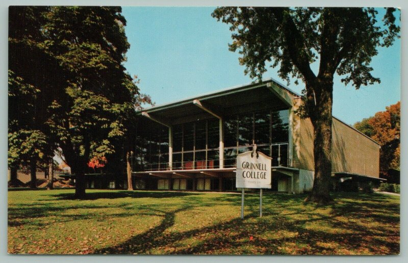 Grinnell Iowa~Burling Library~Grinnell College~1968