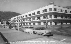 Mexico Hotel El Siesta Mazatlán RPPC Photo Postcard automobiles Bus 22-6064