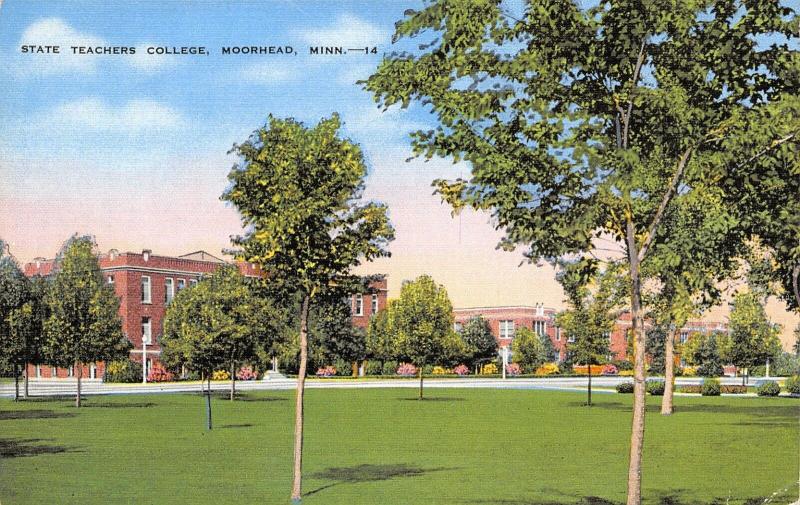 Moorhead Minnesota~State Teachers' College~View Across Campus~1940s Linen PC 