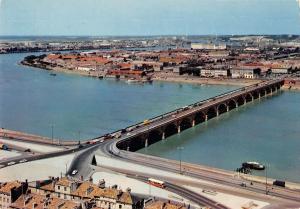 BT10208 Bordeaux le pont de pierre sur la garonne        France