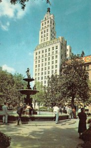 MEMPHIS, TN Tennessee  COLUMBIA MUTUAL TOWER  Court Square~Fountain  Postcard