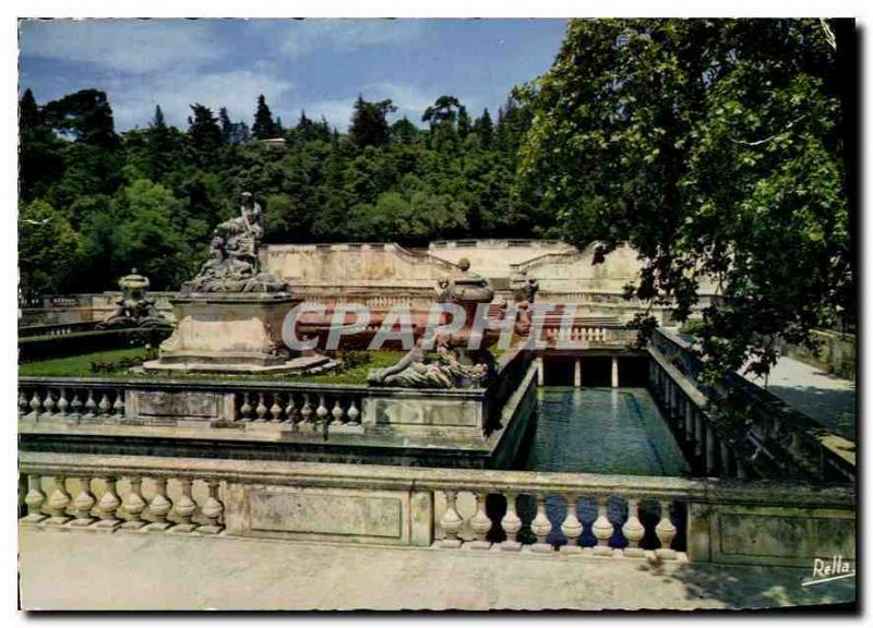 CPM Nimes Gard Le Jardin de la Fontaine 