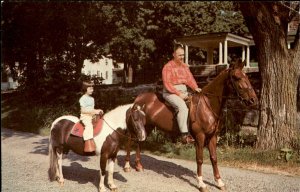 Wilmington Vermont Crafts Inn Stable Horses Riding c1950-60s Vintage Postcard