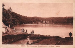Environs du Mont-Dore,Le Lac Pavin,France BIN