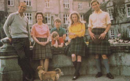 Queen Elizabeth Family Silver Wedding Balmoral 1972 Royal Souvenir Postcard