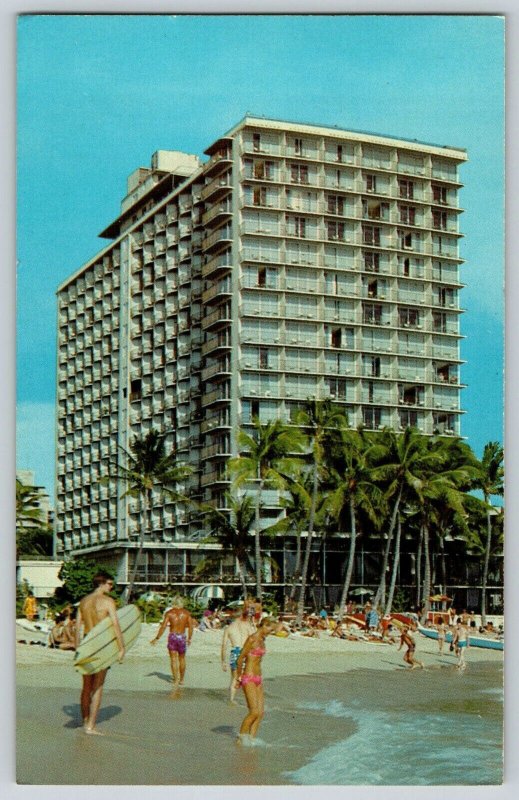 Postcard Outrigger Hotel - Waikiki Hawaii w Surfers