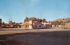 Kanab Utah Coral Sands Motel Street View Vintage Postcard K43185