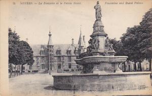 France Nevers La Fontaine et le Palais Ducal