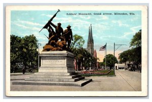 Soldiers Monument Grand Avenue Milwaukee Wisconsin WI WB Postcard U5