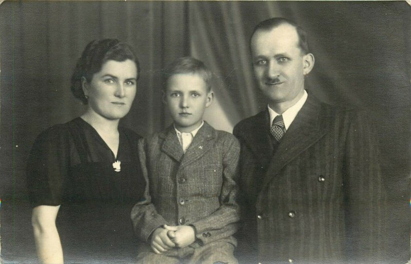 WW2 Hungary hungarian family photo postcard social history Kudolf Magda 