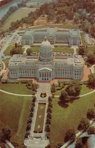 BR100822 state capitol and anney frankfort kentucky    usa