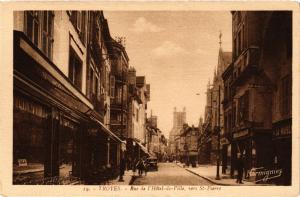 CPA TROYES - Rue de l'Hotel-de-VILLE vers St-PIERRE (350913)