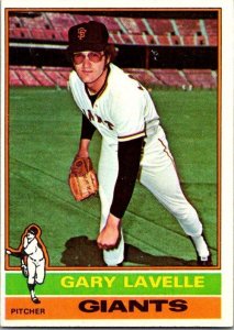 1976 Topps Baseball Card Gary Lavelle San Francisco Giants sk13465