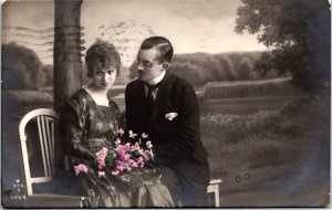 Romantic Couple Vintage RPPC C003