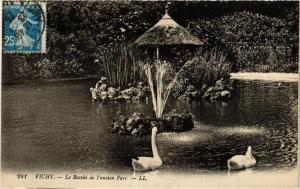 CPA VICHY Le Bassin de l'ancien Parc (682863)