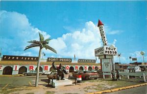 Dillon South Carolina~South of the Border~Fort Pedro~Gorilla~60s Woody Car