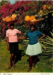 VINTAGE CONTINENTAL SIZE POSTCARD FRUIT VENDORS IN JAMAICA MAILED 1976