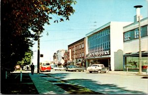 VINTAGE POSTCARD CLASSIC CARS STREET SCENE KING ST. BATHURST NEW BRUNSWICK 1963