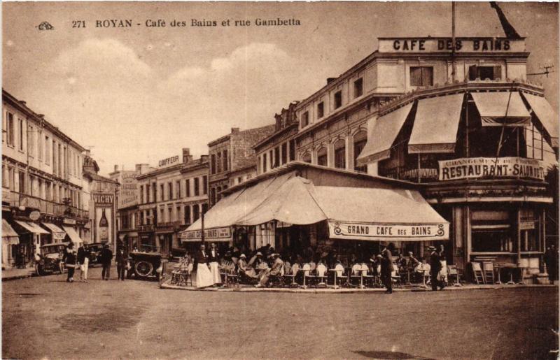 CPA ROYAN - Café des Bains et rue Gambetta (480892)