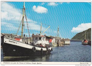 Chalutiers au quai de l'Anse-a-Valleau , Gaspe , Quebec, Canada , PU-1972