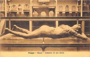 US83 Italy Pompei museo cadavere di una donna