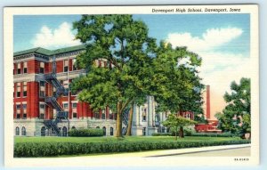 DAVENPORT, Iowa IA ~ DAVENPORT HIGH SCHOOL Scott County c1940s Linen Postcard
