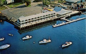 ME - Boothbay Harbor. Brown Brothers Wharf Motel & Restaurant