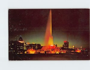 Postcard Buckingham Memorial Fountain Centerpiece of Grant Park Chicago Illinois