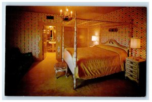 c1960s Room 179 Dot & Daisey Madonna Inn San Luis Obispo California CA Postcard