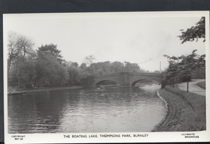 Lancashire Postcard - The Boating Lake, Thompsons Park, Burnley   RS14991