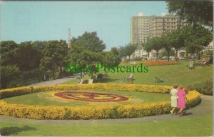 Essex Postcard - Westcliff-On-Sea, The Floral Clock   RS36090