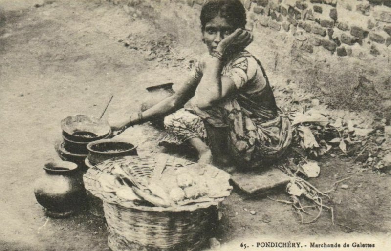 PC CPA INDIA, PONDICHÉRY, MARCHANDE DE GALETTES, Vintage Postcard (b21850)