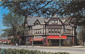 Cincinnati Ohio 1960s Postcard Mariemont Inn & Lodge